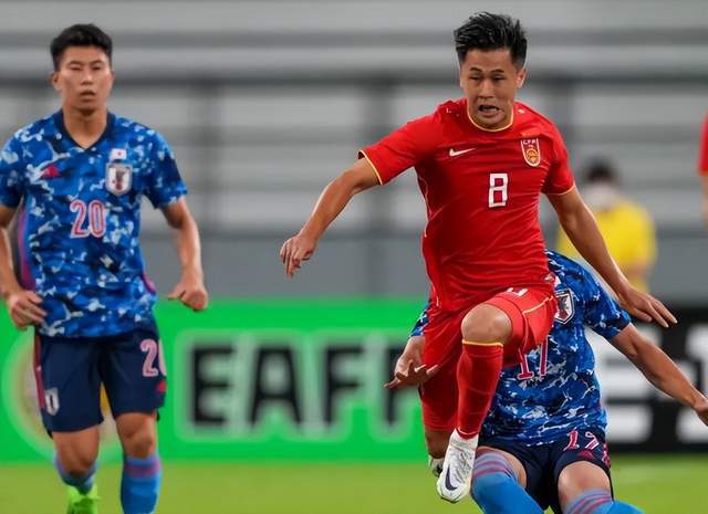 深足队员全力以赴，力挽狂澜