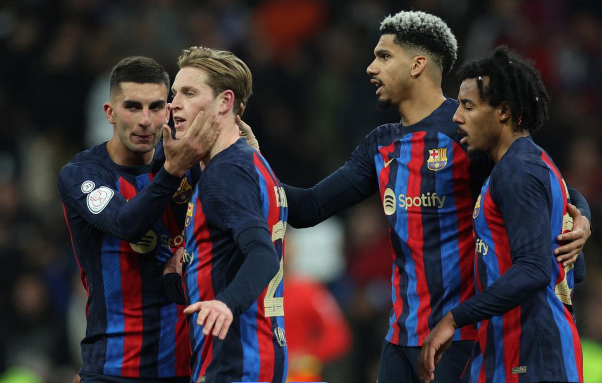 战术奏效！巴萨双翼齐飞压制曼联整场无力还手！的简单介绍